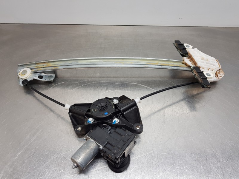 Recambio de elevalunas delantero izquierdo para toyota yaris hybrid referencia OEM IAM 69820K0010  