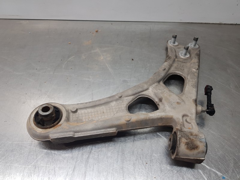 Recambio de brazo suspension inferior delantero derecho para citroen ds 7 crossback referencia OEM IAM 9815014380  
