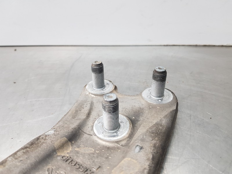 Recambio de brazo suspension inferior delantero derecho para citroen ds 7 crossback referencia OEM IAM 9815014380  