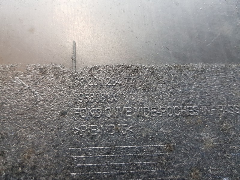 Recambio de guantera para citroen ds 7 crossback referencia OEM IAM 16319538XX  