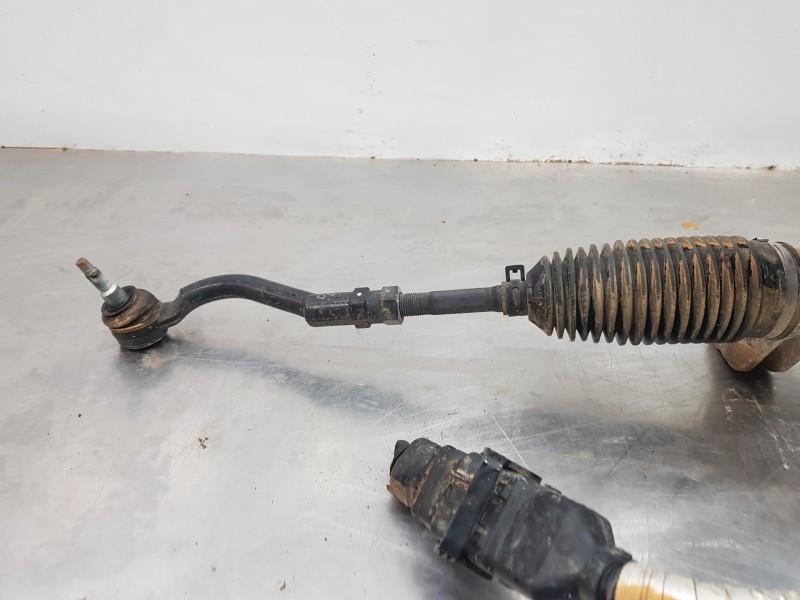 Recambio de cremallera direccion para hyundai tucson klass referencia OEM IAM 57700D7001  