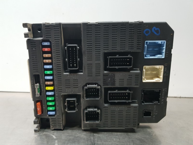 Recambio de caja reles / fusibles para citroen c4 berlina exclusive referencia OEM IAM 9659285580  