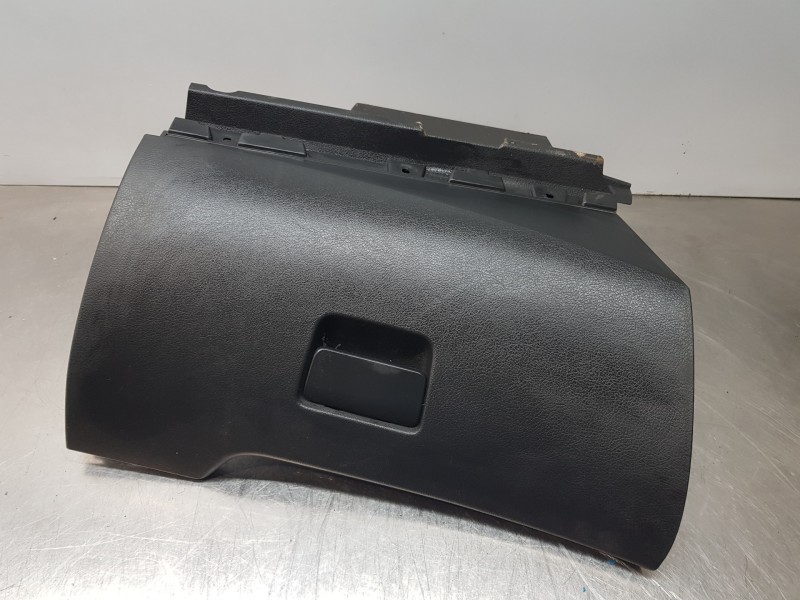 Recambio de guantera para peugeot 207 sport referencia OEM IAM 8218WJ  