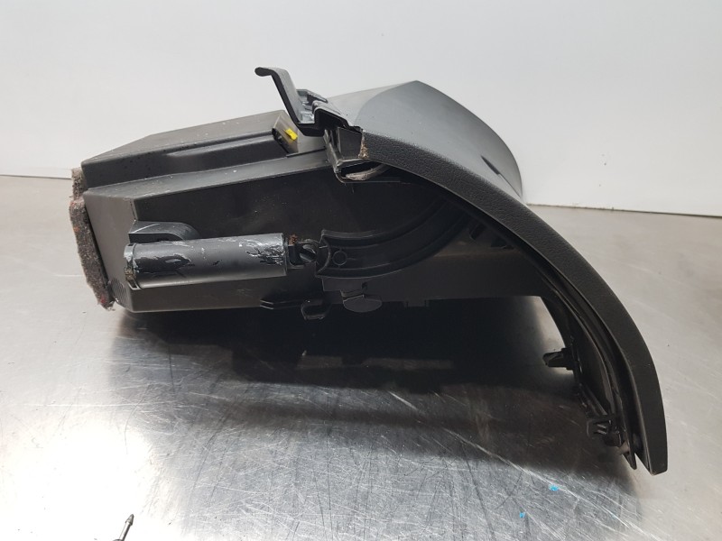 Recambio de guantera para peugeot 207 sport referencia OEM IAM 8218WJ  