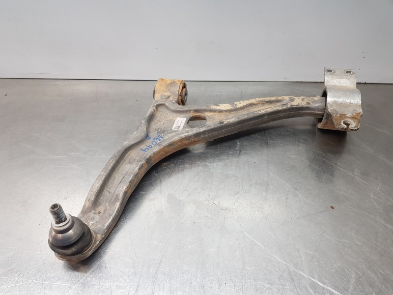 Recambio de brazo suspension inferior delantero derecho para mercedes clase a (w177) 200 d referencia OEM IAM A2473307602  