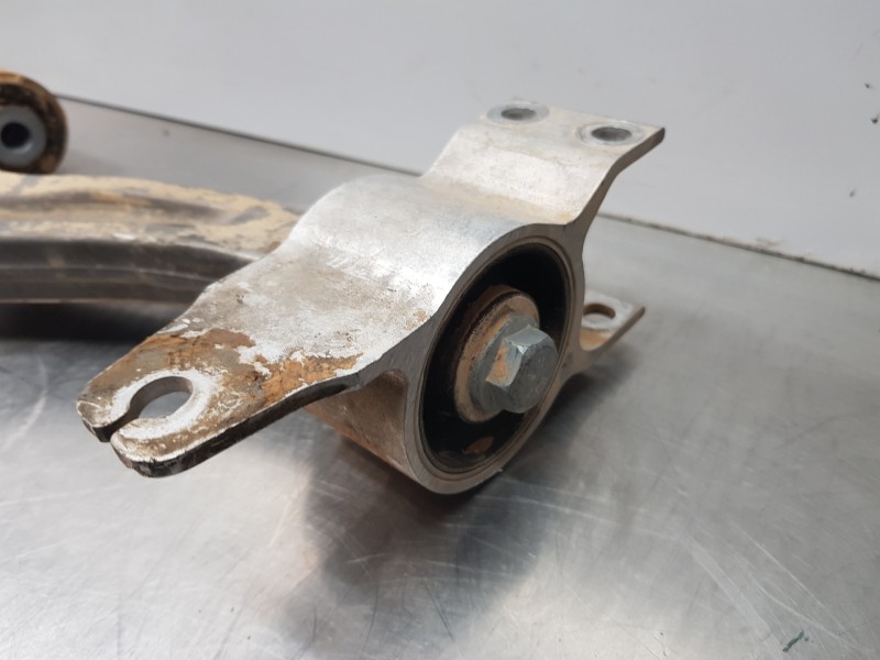 Recambio de brazo suspension inferior delantero derecho para mercedes clase a (w177) 200 d referencia OEM IAM A2473307602  