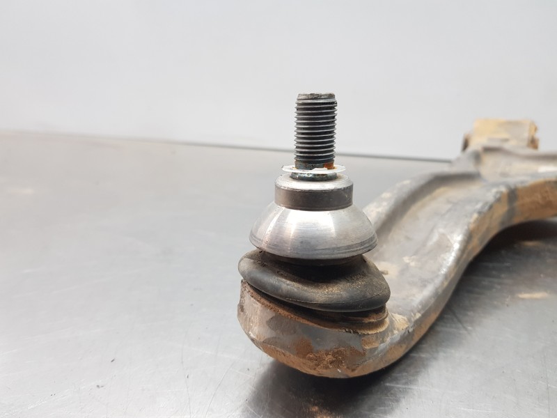 Recambio de brazo suspension inferior delantero derecho para mercedes clase a (w177) 200 d referencia OEM IAM A2473307602  