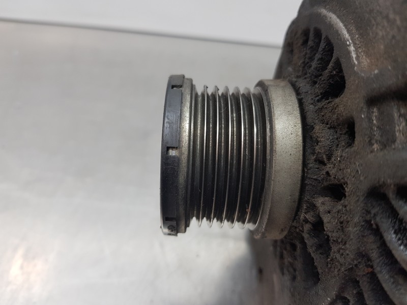 Recambio de alternador para peugeot 207 sport referencia OEM IAM 5705KQ  