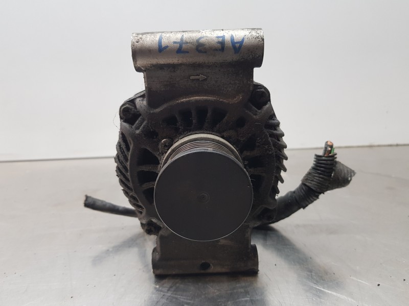 Recambio de alternador para peugeot 207 sport referencia OEM IAM 5705KQ  