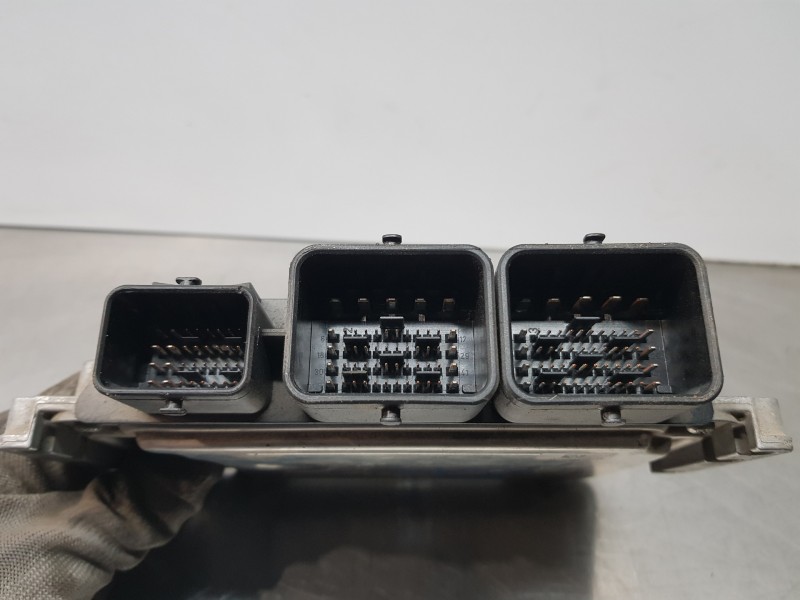 Recambio de centralita motor uce para peugeot 207 sport referencia OEM IAM 9663193780 0261201863 