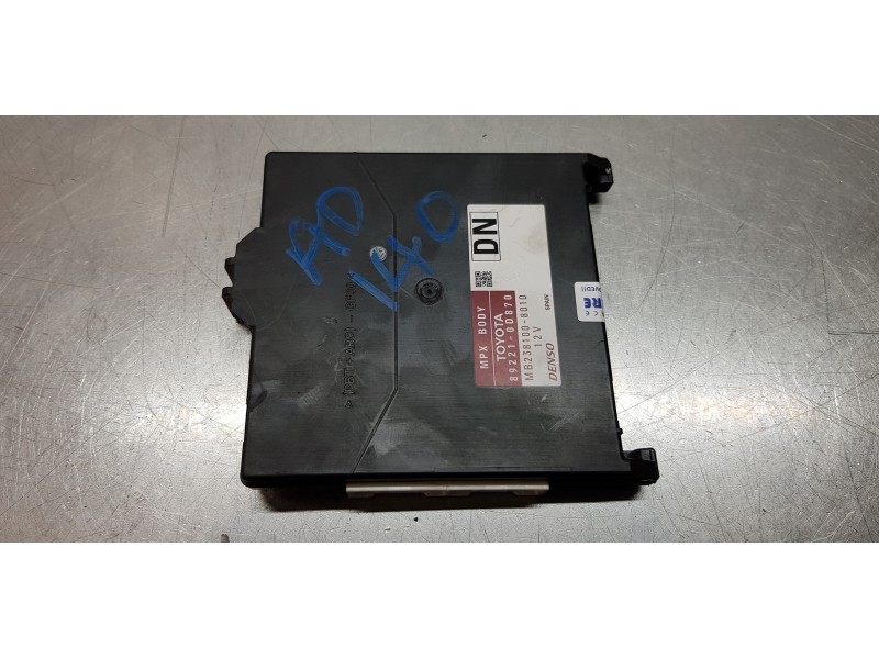 Recambio de modulo confort para toyota yaris hybrid active referencia OEM IAM 892210D870  