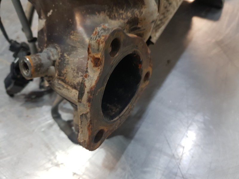 Recambio de catalizador para hyundai tucson klass referencia OEM IAM 289B02F050 C02F050 