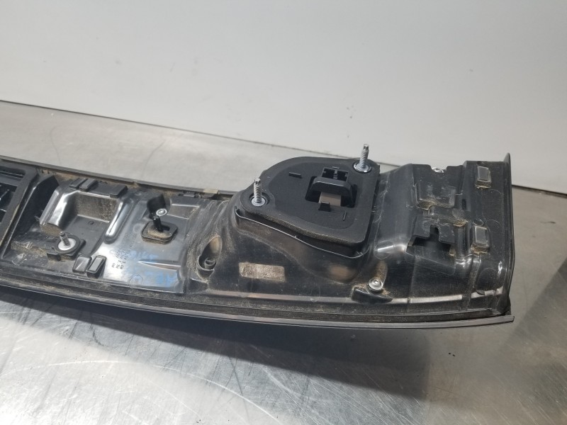 Recambio de luz central de freno para volkswagen taigo life referencia OEM IAM 2G7945093  