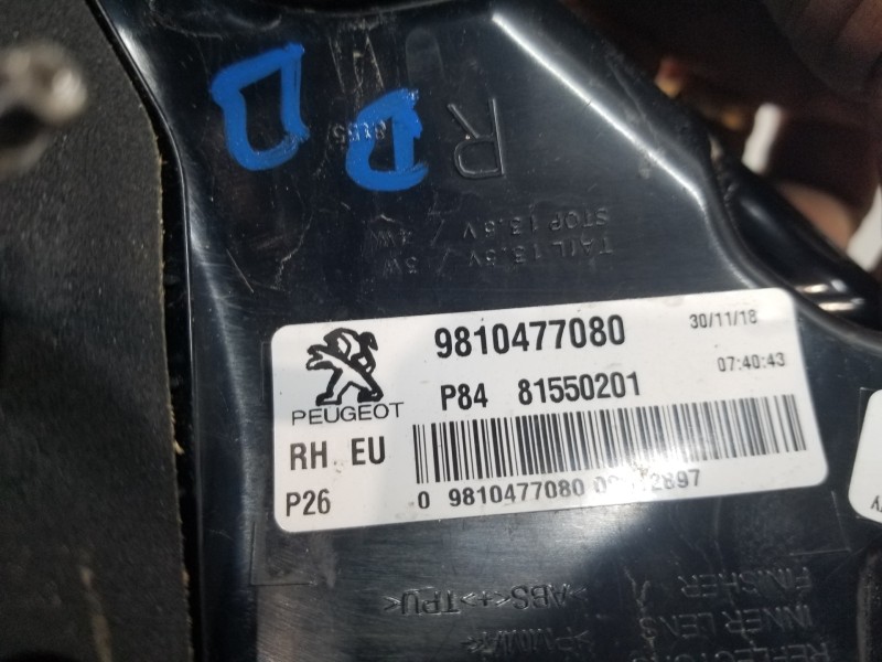 Recambio de piloto trasero derecho para peugeot 3008 active referencia OEM IAM 9810477080  