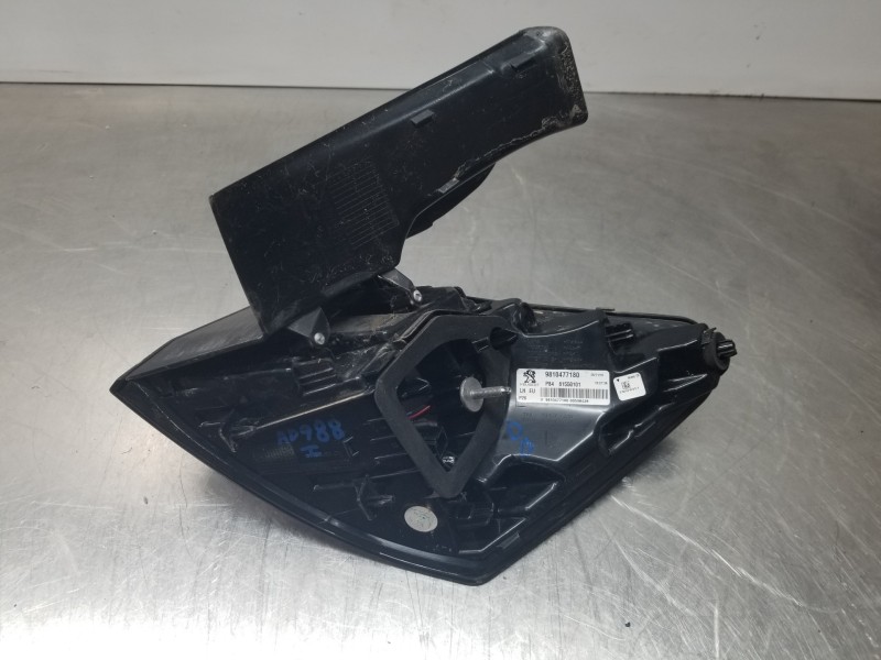 Recambio de piloto trasero izquierdo para peugeot 3008 active referencia OEM IAM 9810477180  
