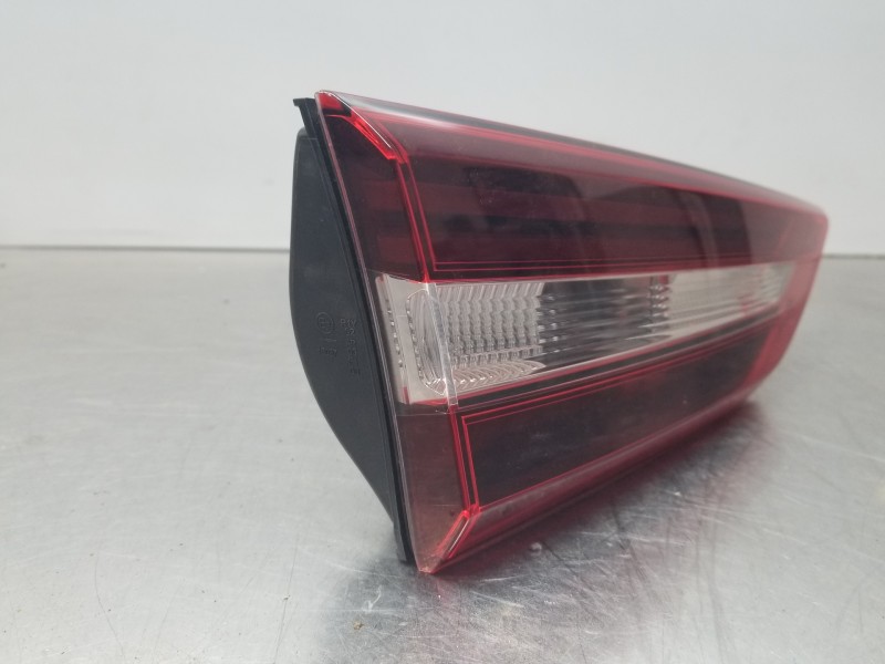 Recambio de piloto trasero izquierdo interior para opel grandland x selective referencia OEM IAM YP00016580  