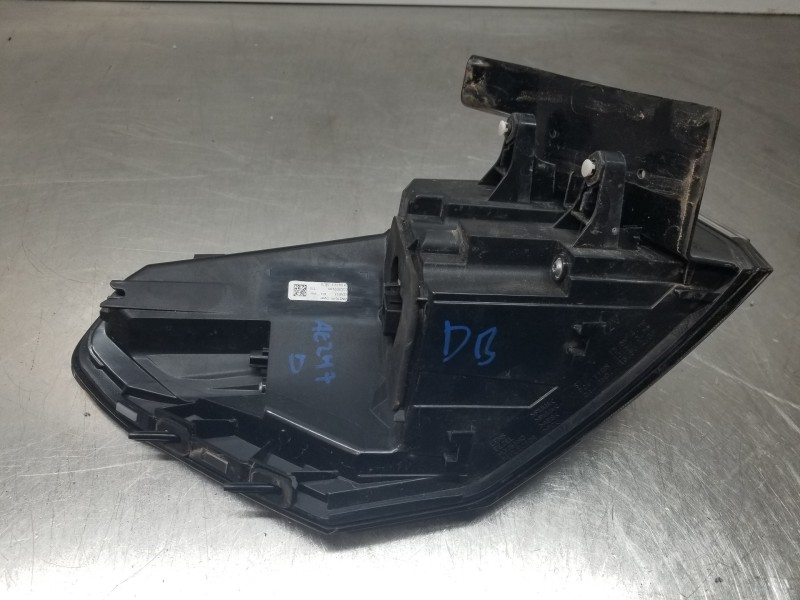 Recambio de piloto trasero derecho para volkswagen taigo life referencia OEM IAM 2G7945096  