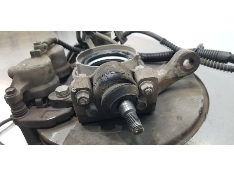 Recambio de mangueta delantera derecha para ssangyong kyron 200 xdi limited referencia OEM IAM 4122109004  