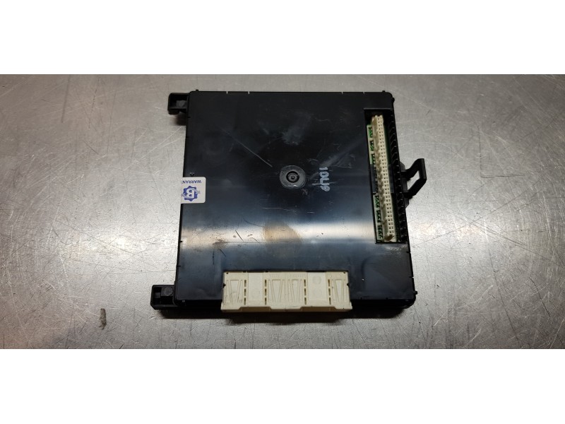 Recambio de modulo confort para toyota yaris hybrid active referencia OEM IAM 892210D870  