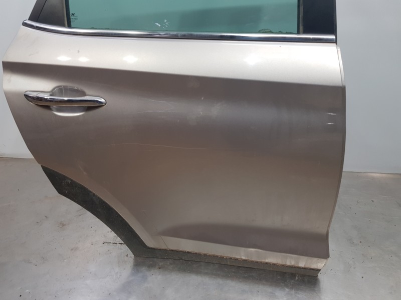Recambio de puerta trasera derecha para hyundai tucson klass referencia OEM IAM 77004D7000  