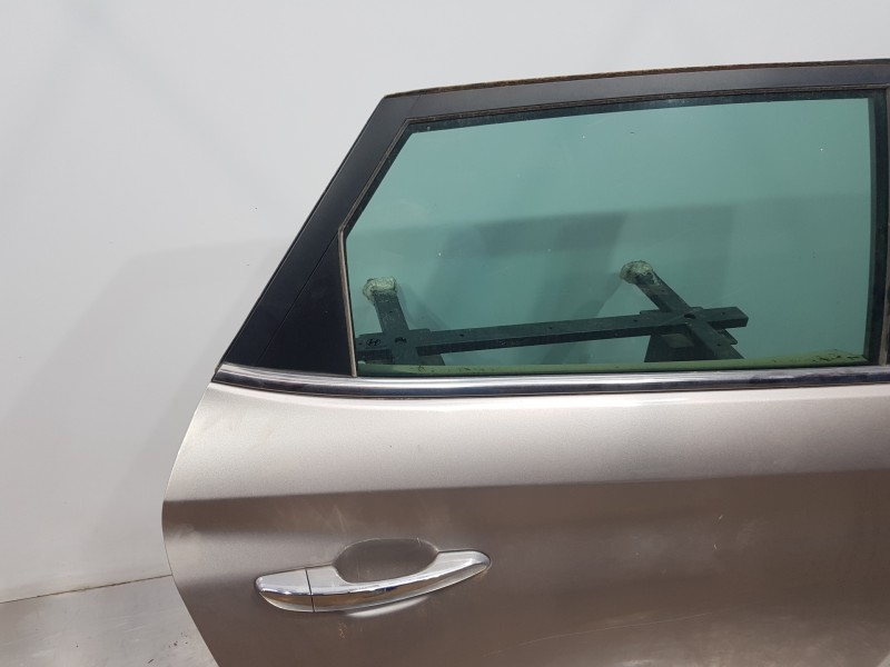 Recambio de puerta trasera derecha para hyundai tucson klass referencia OEM IAM 77004D7000  