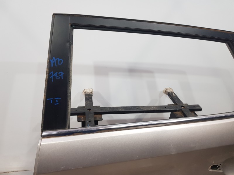 Recambio de puerta trasera izquierda para hyundai tucson klass referencia OEM IAM 77003D7000  