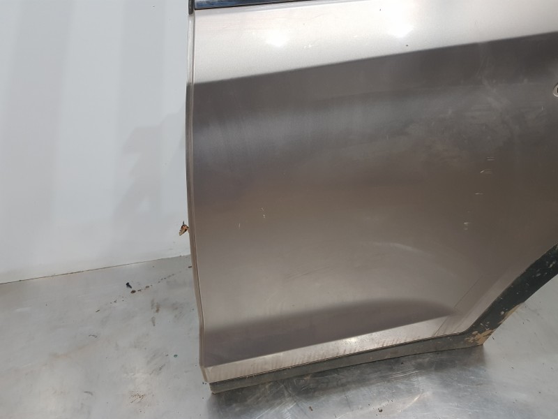 Recambio de puerta trasera izquierda para hyundai tucson klass referencia OEM IAM 77003D7000  