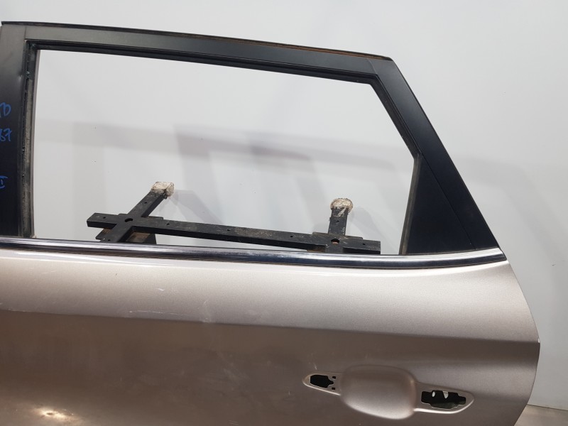 Recambio de puerta trasera izquierda para hyundai tucson klass referencia OEM IAM 77003D7000  