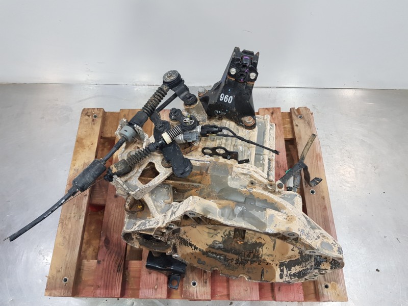 Recambio de caja cambios para hyundai tucson klass referencia OEM IAM M6GF2 4300024AK0 