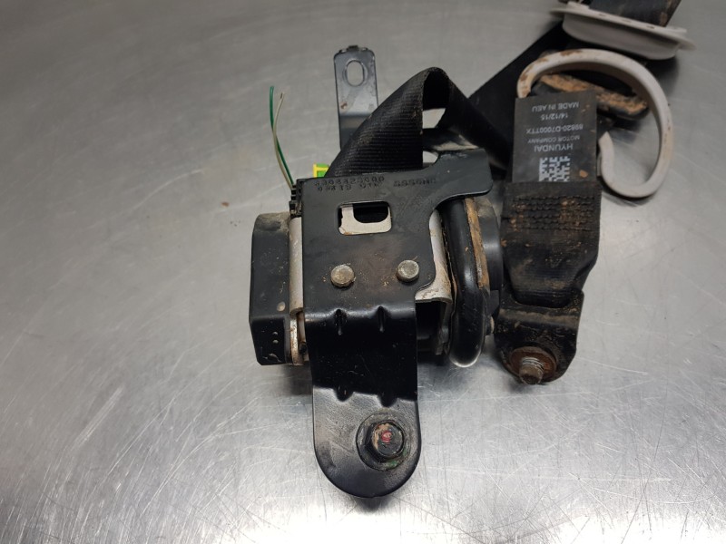 Recambio de cinturon seguridad trasero derecho para hyundai tucson klass referencia OEM IAM 89820D7000TTX  