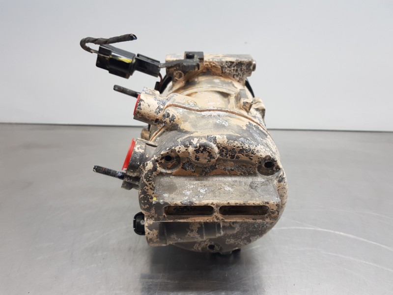 Recambio de compresor aire acondicionado para hyundai tucson klass referencia OEM IAM 97701D7000  