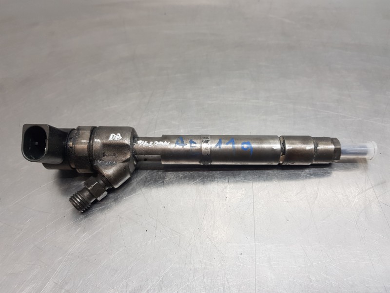 Recambio de inyector para mercedes clase c (w203) berlina elegance referencia OEM IAM 0445110177  