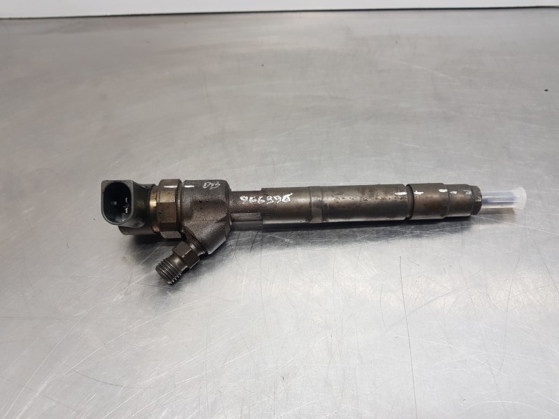 Recambio de inyector para mercedes clase c (w203) berlina elegance referencia OEM IAM 0445110177  