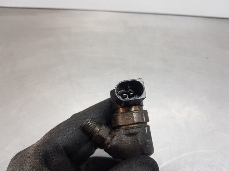 Recambio de inyector para mercedes clase c (w203) berlina elegance referencia OEM IAM 0445110177  