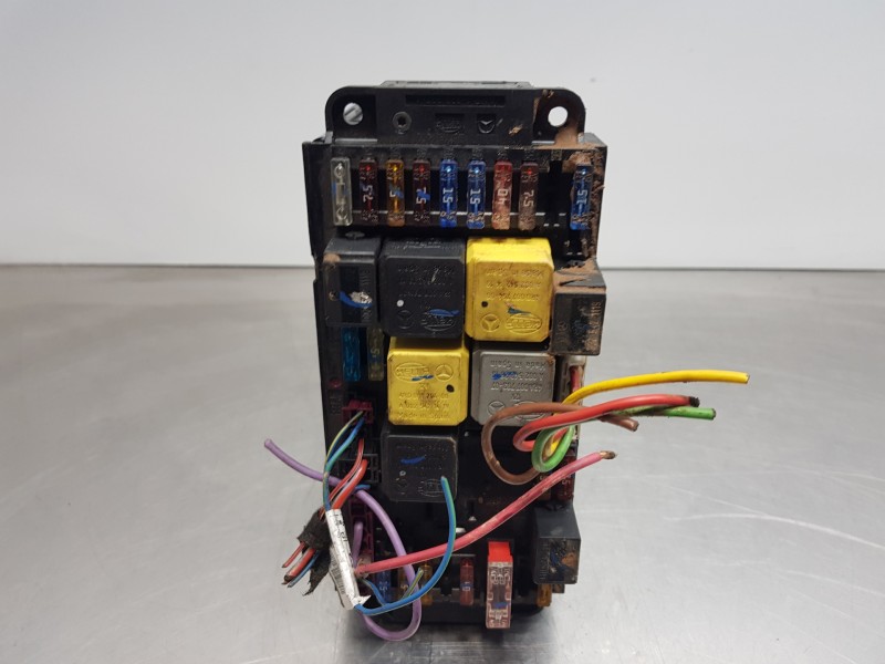 Recambio de caja reles / fusibles para mercedes clase c (w203) berlina elegance referencia OEM IAM A2095451401 5DK00848512 