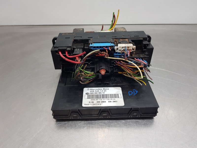 Recambio de caja reles / fusibles para mercedes clase c (w203) berlina elegance referencia OEM IAM A2095451401 5DK00848512 