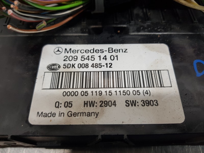 Recambio de caja reles / fusibles para mercedes clase c (w203) berlina elegance referencia OEM IAM A2095451401 5DK00848512 