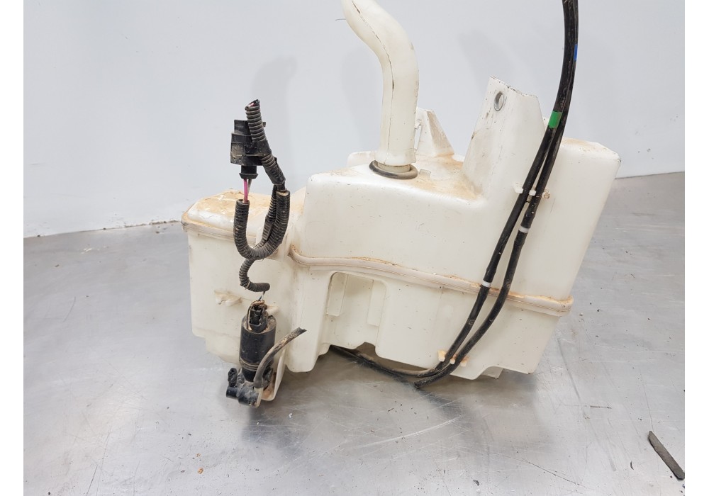 Recambio de deposito limpia para toyota corolla touring sports (e21) hybrid referencia OEM IAM 8531502720  