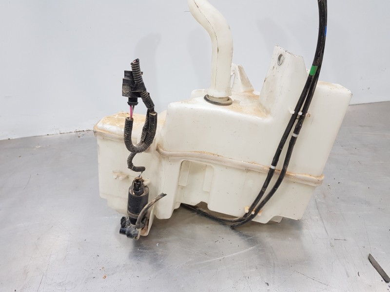 Recambio de deposito limpia para toyota corolla touring sports (e21) hybrid referencia OEM IAM 8531502720  