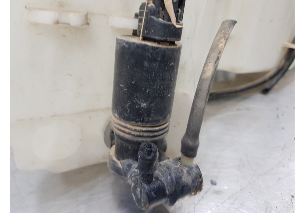 Recambio de deposito limpia para toyota corolla touring sports (e21) hybrid referencia OEM IAM 8531502720  