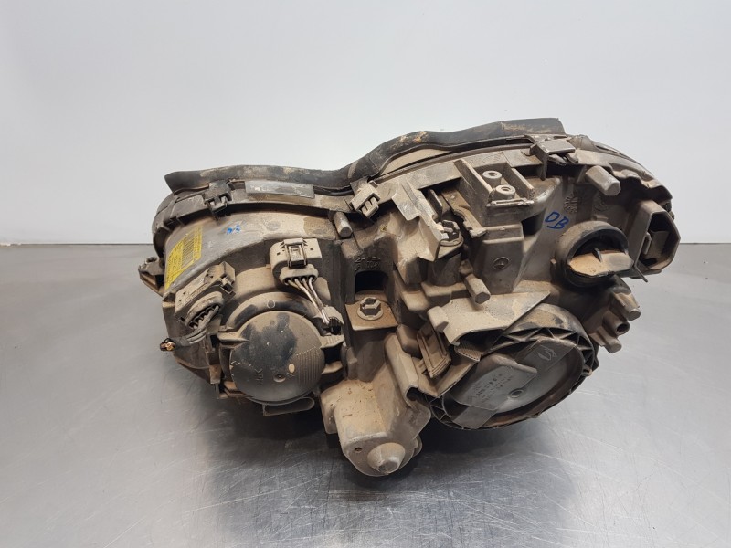 Recambio de faro derecho para mercedes clase c (w203) berlina elegance referencia OEM IAM A2038203861  