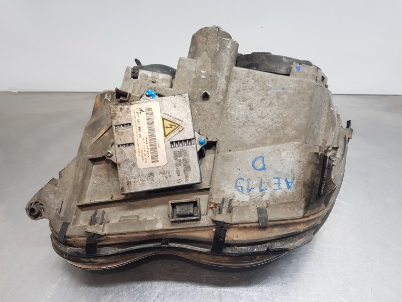 Recambio de faro derecho para mercedes clase c (w203) berlina elegance referencia OEM IAM A2038203861  