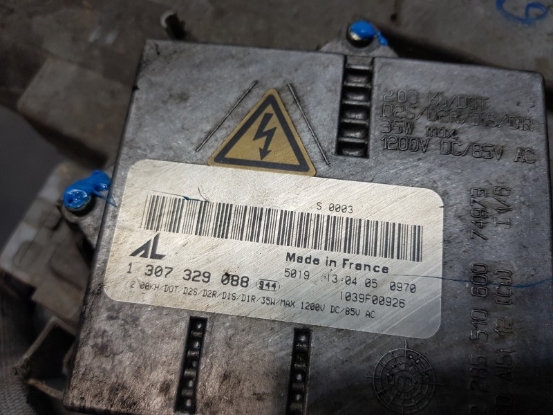 Recambio de faro derecho para mercedes clase c (w203) berlina elegance referencia OEM IAM A2038203861  