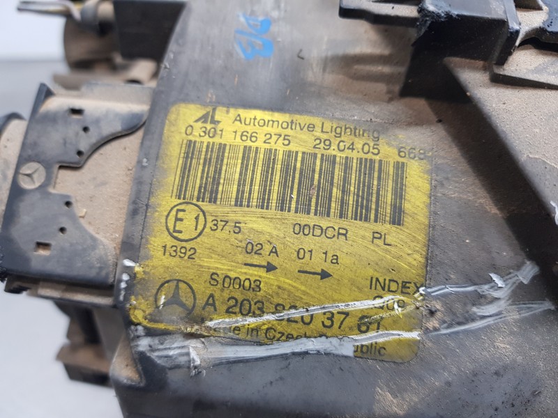 Recambio de faro izquierdo para mercedes clase c (w203) berlina elegance referencia OEM IAM A2038203761  