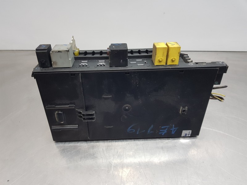Recambio de caja reles / fusibles para mercedes clase c (w203) berlina elegance referencia OEM IAM A2095451501 5DK00848602 