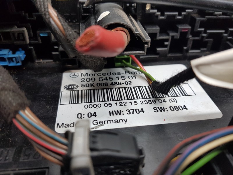 Recambio de caja reles / fusibles para mercedes clase c (w203) berlina elegance referencia OEM IAM A2095451501 5DK00848602 