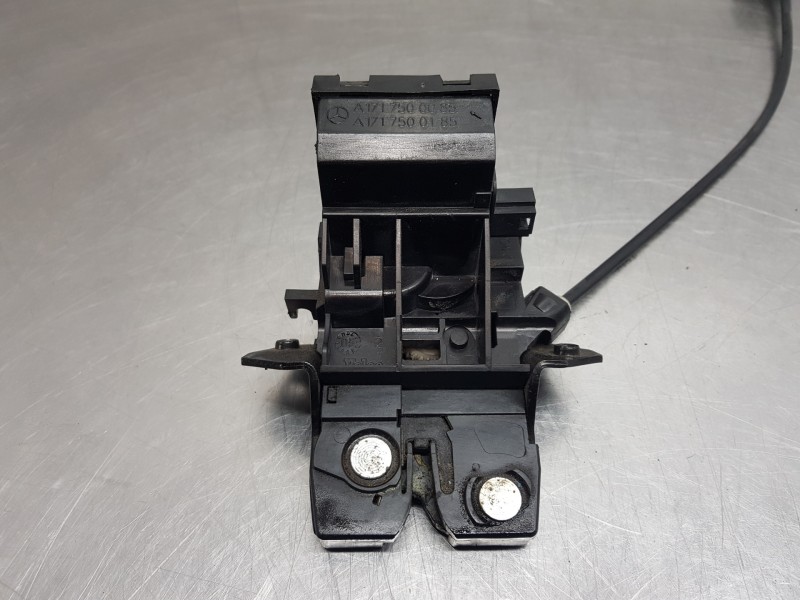 Recambio de cerradura maletero / porton para mercedes clase c (w203) berlina elegance referencia OEM IAM A1717500085  