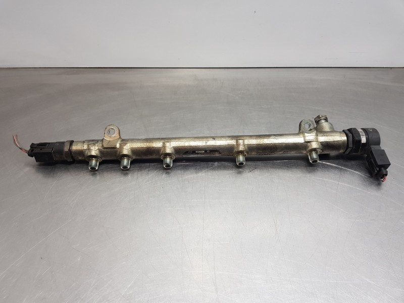 Recambio de rampa inyectora para mercedes clase c (w203) berlina elegance referencia OEM IAM A6110780449 A6110700395 