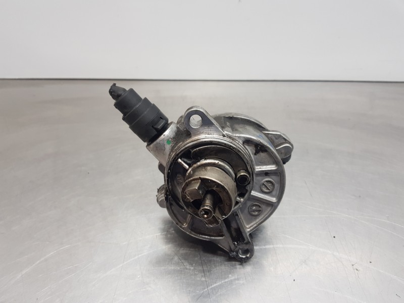 Recambio de depresor freno / bomba vacio para mercedes clase c (w203) berlina elegance referencia OEM IAM A6462300365 A646230116