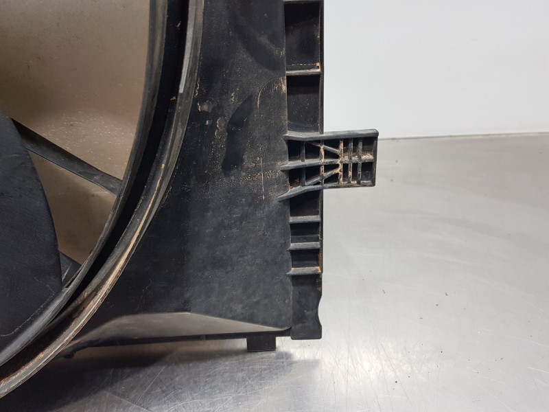 Recambio de electroventilador para mercedes clase c (w203) berlina elegance referencia OEM IAM A2035001693 A2035400688 